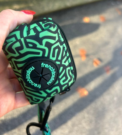 Dispensador de bolsas para excrementos – Práctico y compacto | FRENCHTOUTOU 