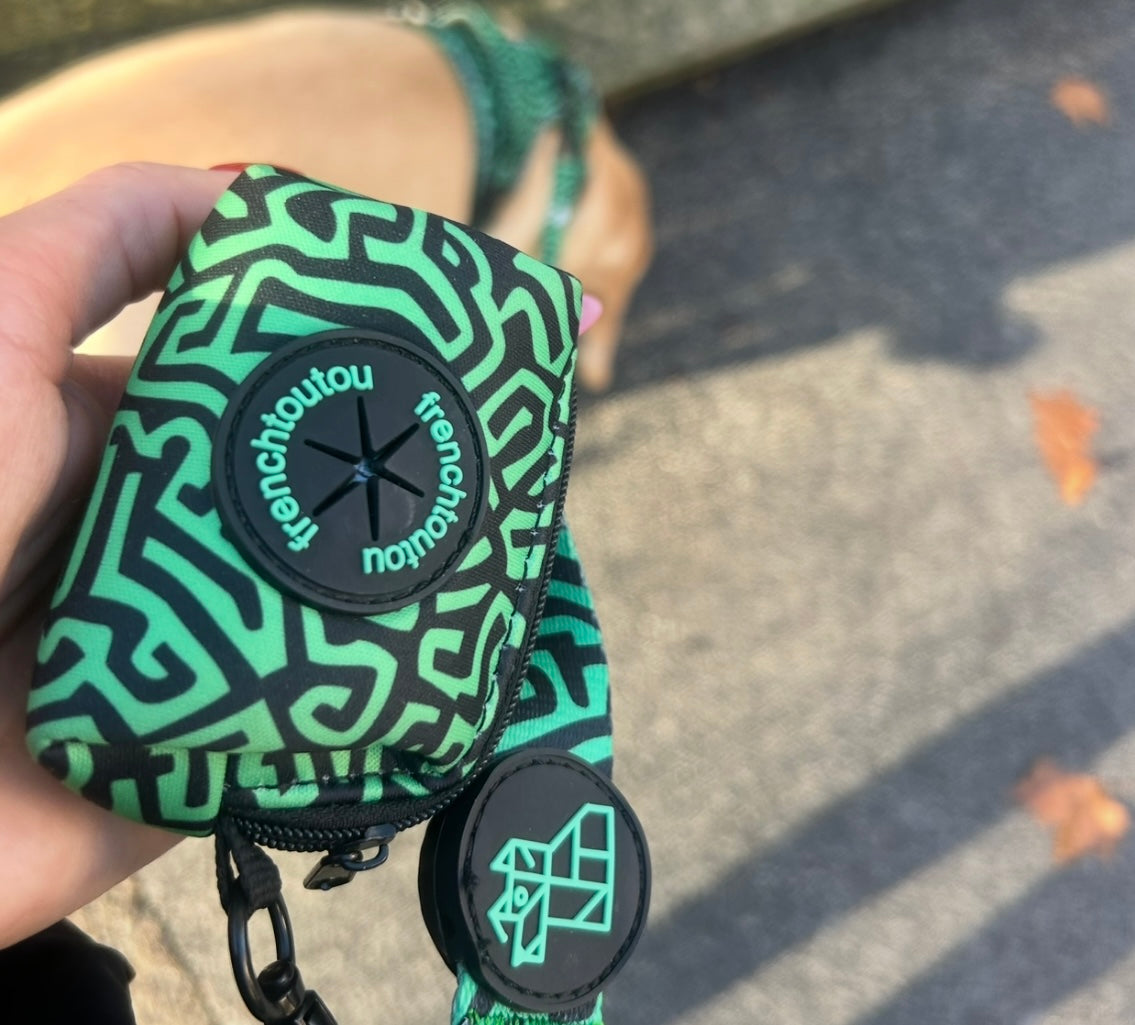 Dispensador de bolsas para excrementos – Práctico y compacto | FRENCHTOUTOU 