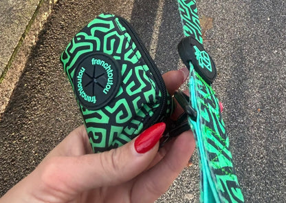 Dispensador de bolsas para excrementos – Práctico y compacto | FRENCHTOUTOU 