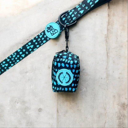 Distributeur de sacs à déjections – Pratique et compact | FRENCHTOUTOU - FRENCHTOUTOU®