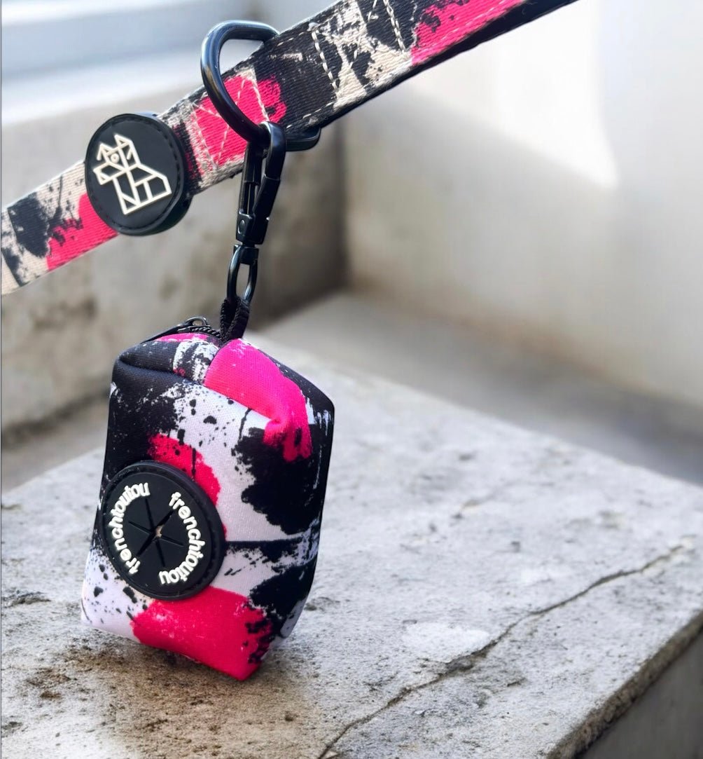 Distributeur de sacs à déjections – Pratique et compact | FRENCHTOUTOU - FRENCHTOUTOU®